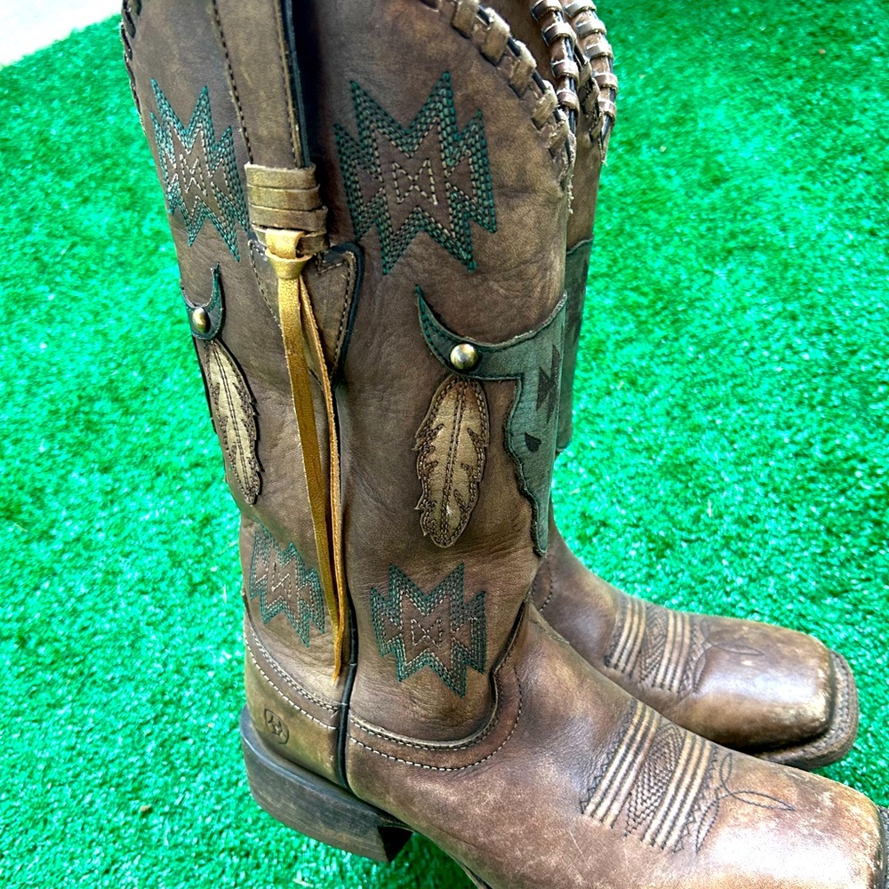 Ariat bull head tassel boots